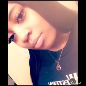 Meet your Posher, Kamilya